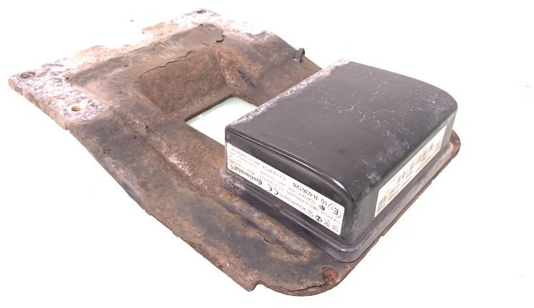 Volvo FH4 Regeleenheid Botswaarschuwing Volvo 21719200 - Luz/ Iluminación para Camión: foto 1 Volvo FH4 Regeleenheid Botswaarschuwing Volvo 21719200 - Luz/ Iluminación para Camión: foto 1