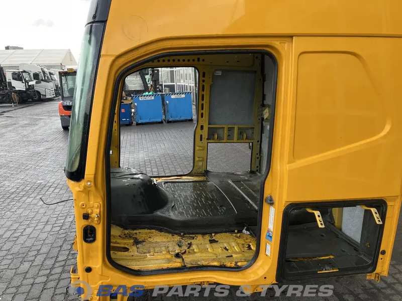 Volvo FH4 Volvo Globetrotter XL L2H3 82271702 - Cabina e interior para Camión: foto 5 Volvo FH4 Volvo Globetrotter XL L2H3 82271702 - Cabina e interior para Camión: foto 5