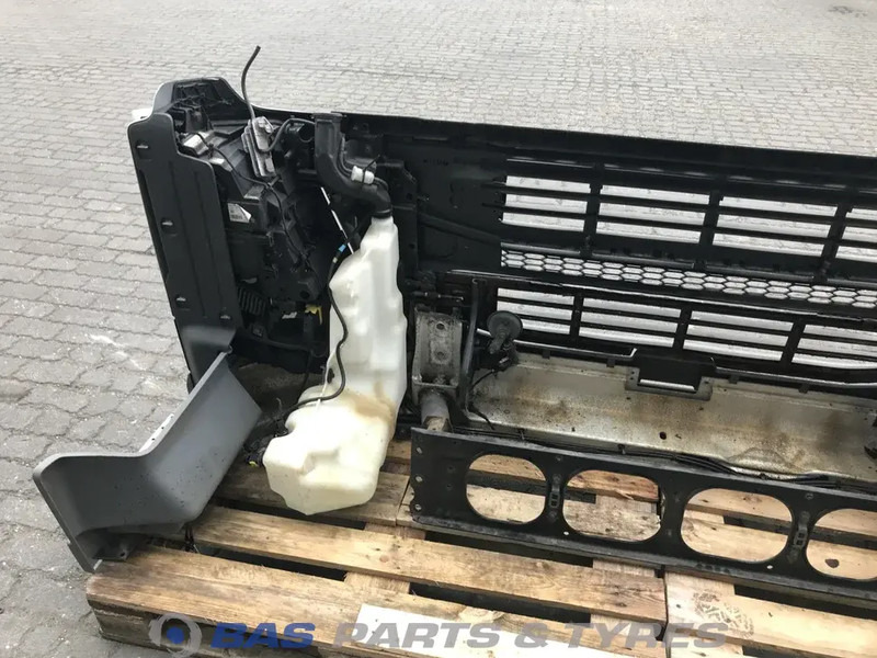 Volvo FM4 Bumper Volvo 21221129 - Parachoques para Camión: foto 4 Volvo FM4 Bumper Volvo 21221129 - Parachoques para Camión: foto 4