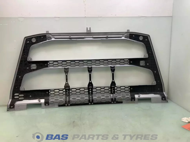 Volvo Frontpaneel FH16 Volvo 82492251 - Carrocería y exterior para Camión: foto 2 Volvo Frontpaneel FH16 Volvo 82492251 - Carrocería y exterior para Camión: foto 2