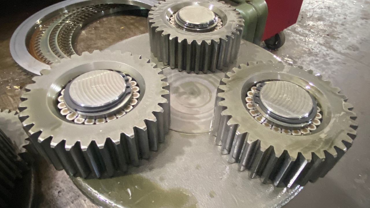 Mando final para Maquinaria de construcción MANDO FINAL FAT450/044 LIEBHERR R954B: foto 6