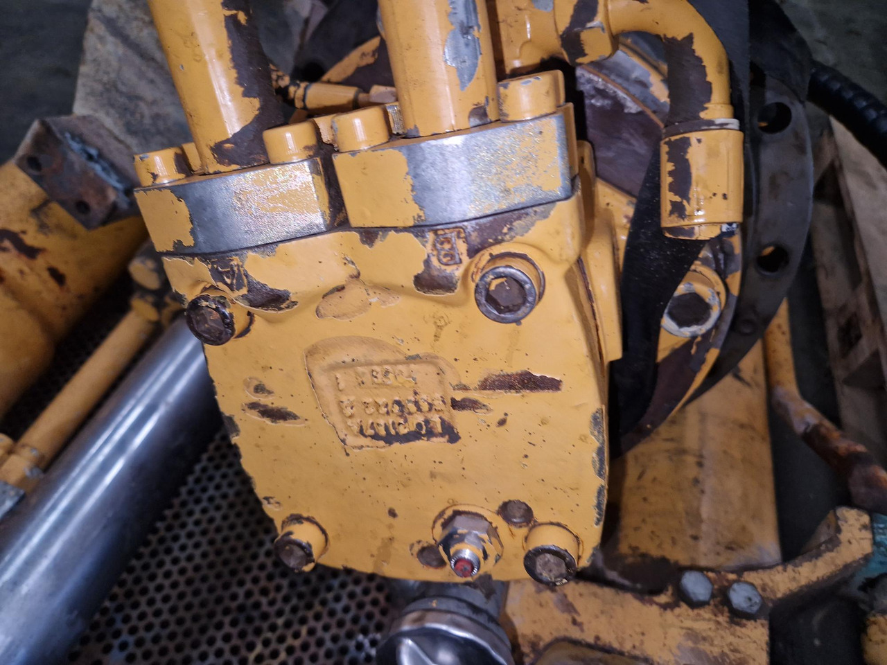 MOTOR DE GIRO FMF090 R944 - Motor hidráulico para Maquinaria de construcción: foto 1 MOTOR DE GIRO FMF090 R944 - Motor hidráulico para Maquinaria de construcción: foto 1