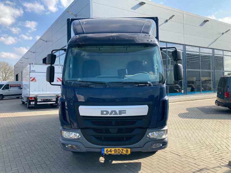 DAF LF 210 Day Cab, Plywood Box, Zijdeur, Laadklep - Camión caja cerrada: foto 2 DAF LF 210 Day Cab, Plywood Box, Zijdeur, Laadklep - Camión caja cerrada: foto 2