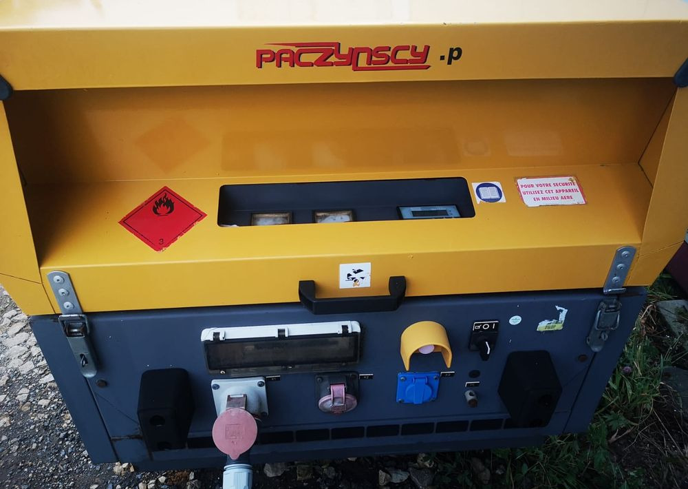 Agregat prądotwórczy Atlas Copco QAX 20 2005 Agregat (Genrtator) prądotwórczy Atlas Copco - Generador industriale: foto 3 Agregat prądotwórczy Atlas Copco QAX 20 2005 Agregat (Genrtator) prądotwórczy Atlas Copco - Generador industriale: foto 3