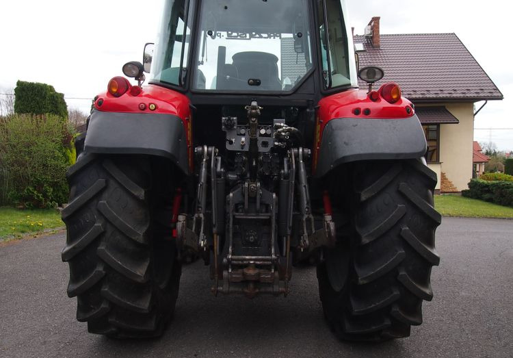 Leasing de  Ciągnik Massey Ferguson MF 6455 Dyna6 2013 Ciągnik rolniczy Massey Ferguson z Ładowaczem i TUZ-em Ciągnik Massey Ferguson MF 6455 Dyna6 2013 Ciągnik rolniczy Massey Ferguson z Ładowaczem i TUZ-em: foto 9