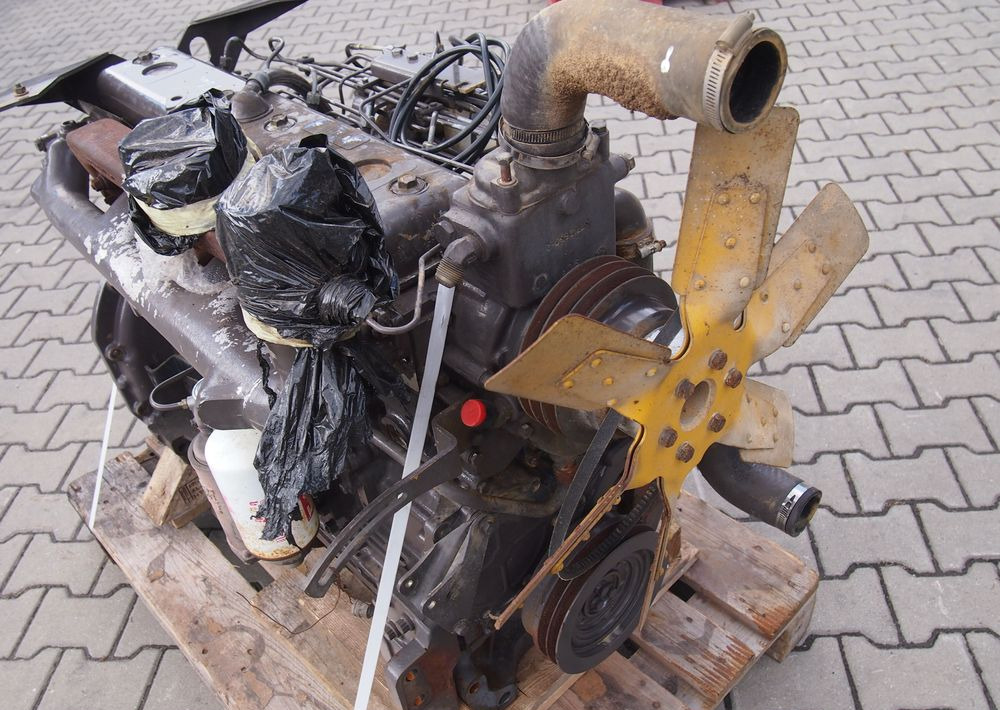 Części do Ciągnika Massey Ferguson MF 3000 Silnik 6 cylindrowy Perkins A6.354
Ciśnienie oleju na wolnych obrotach 4bary - Motor para Maquinaria agrícola: foto 3 Części do Ciągnika Massey Ferguson MF 3000 Silnik 6 cylindrowy Perkins A6.354
Ciśnienie oleju na wolnych obrotach 4bary - Motor para Maquinaria agrícola: foto 3
