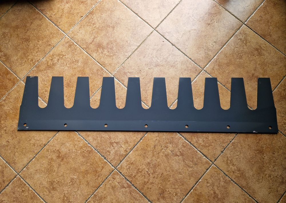 Wyposażenie Claas 5 klawiszowe 2023 Grzebień klepiska - kukurydza Claas Dominator Mega Medion Tucano - Implemento: foto 1 Wyposażenie Claas 5 klawiszowe 2023 Grzebień klepiska - kukurydza Claas Dominator Mega Medion Tucano - Implemento: foto 1