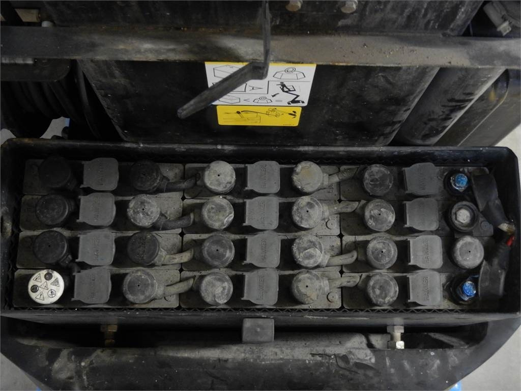 Manitou 100VJR - Plataforma de mástil vertical: foto 5 Manitou 100VJR - Plataforma de mástil vertical: foto 5