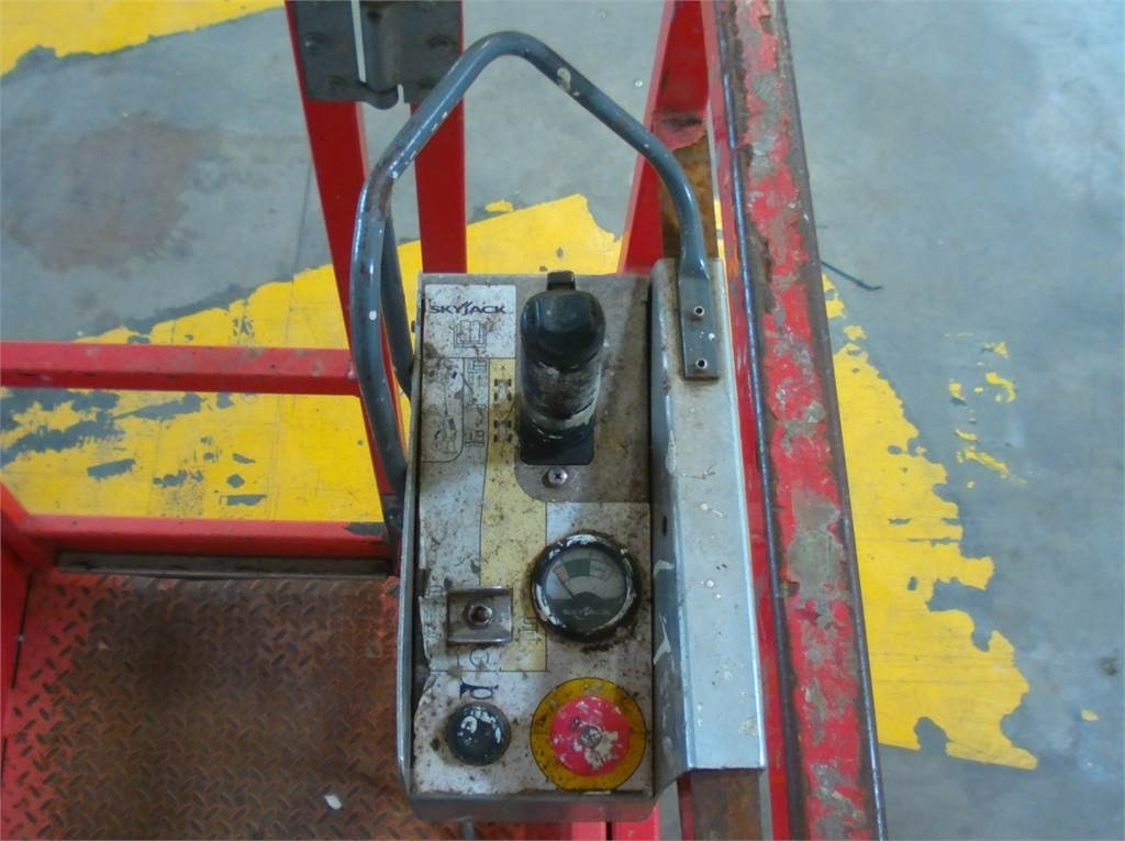 Plataforma de mástil vertical SkyJack SJ16: foto 9