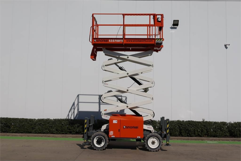 Plataforma de tijeras Snorkel S3370RTE: foto 6