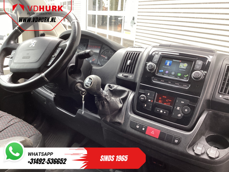 Peugeot Boxer 2.0 HDI 130 pk EXPORT Climate/ Cruise/ Gev. Stoel/ Navi/ PDC/ Trekhaak/ 2.5t Trekverm. - Furgoneta pequeña: foto 3 Peugeot Boxer 2.0 HDI 130 pk EXPORT Climate/ Cruise/ Gev. Stoel/ Navi/ PDC/ Trekhaak/ 2.5t Trekverm. - Furgoneta pequeña: foto 3