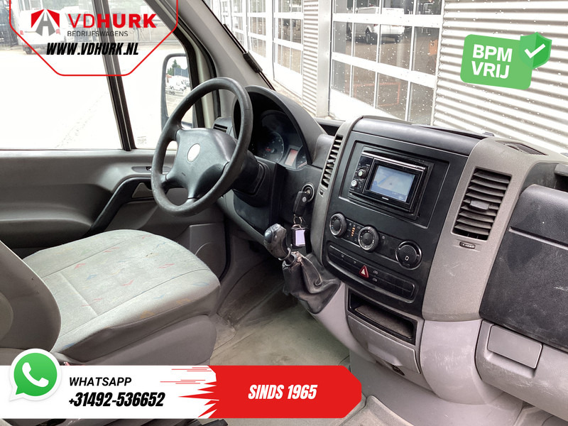 Volkswagen Crafter 35 2.5 TDI EXPORT ONLY MARGE 5 cil./ Riem V.V/ APK 5-2026/ Imperiaal/ Gev.stoel/ 2.8t Trekverm./ Trekhaak/ Airco - Furgón: foto 3 Volkswagen Crafter 35 2.5 TDI EXPORT ONLY MARGE 5 cil./ Riem V.V/ APK 5-2026/ Imperiaal/ Gev.stoel/ 2.8t Trekverm./ Trekhaak/ Airco - Furgón: foto 3