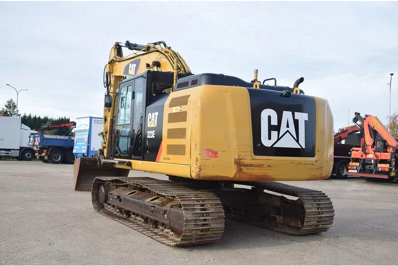 Caterpillar 323E-stock id2 - Excavadora de cadenas: foto 2 Caterpillar 323E-stock id2 - Excavadora de cadenas: foto 2
