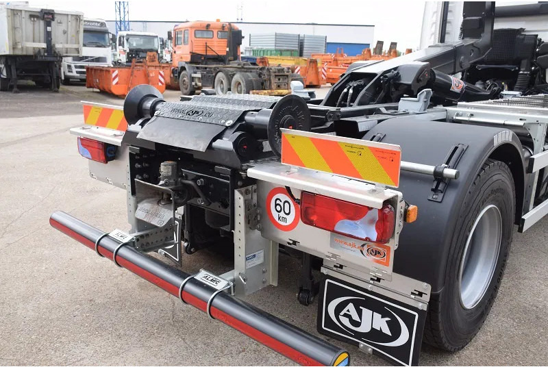 Camión multibasculante MAN TGM 18.320: foto 9