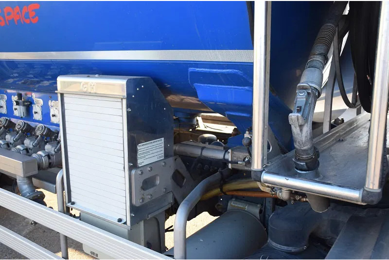 MAN TGM 26.340 - Camión cisterna: foto 5 MAN TGM 26.340 - Camión cisterna: foto 5