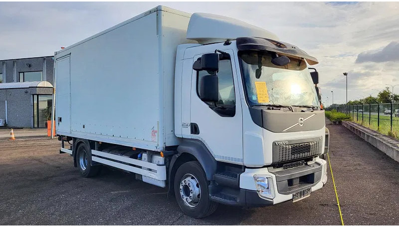 Volvo FL 250 - Camión caja cerrada: foto 1 Volvo FL 250 - Camión caja cerrada: foto 1