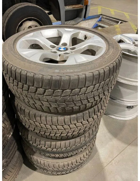 BMW *BMW velgen met Brigdestone banden *225/50 R17 - Neumáticos y llantas para Coche: foto 1 BMW *BMW velgen met Brigdestone banden *225/50 R17 - Neumáticos y llantas para Coche: foto 1