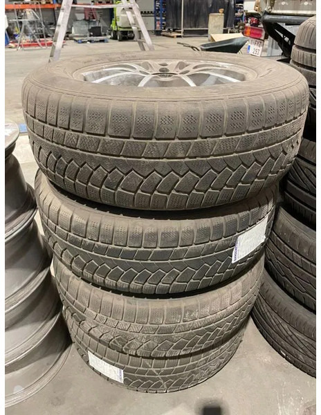 Continental Continental banden met velgen 235/65 R17 - Neumáticos y llantas para Coche: foto 1 Continental Continental banden met velgen 235/65 R17 - Neumáticos y llantas para Coche: foto 1