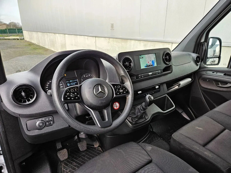 Mercedes-Benz Sprinter 317 L2H2*360°Camera*Airco*Navigatie*Zetelverwarming - Furgón: foto 4 Mercedes-Benz Sprinter 317 L2H2*360°Camera*Airco*Navigatie*Zetelverwarming - Furgón: foto 4