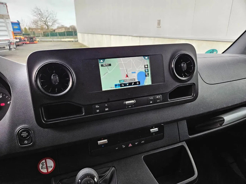 Mercedes-Benz Sprinter 317 L2H2*360°Camera*Airco*Navigatie*Zetelverwarming - Furgón: foto 5 Mercedes-Benz Sprinter 317 L2H2*360°Camera*Airco*Navigatie*Zetelverwarming - Furgón: foto 5