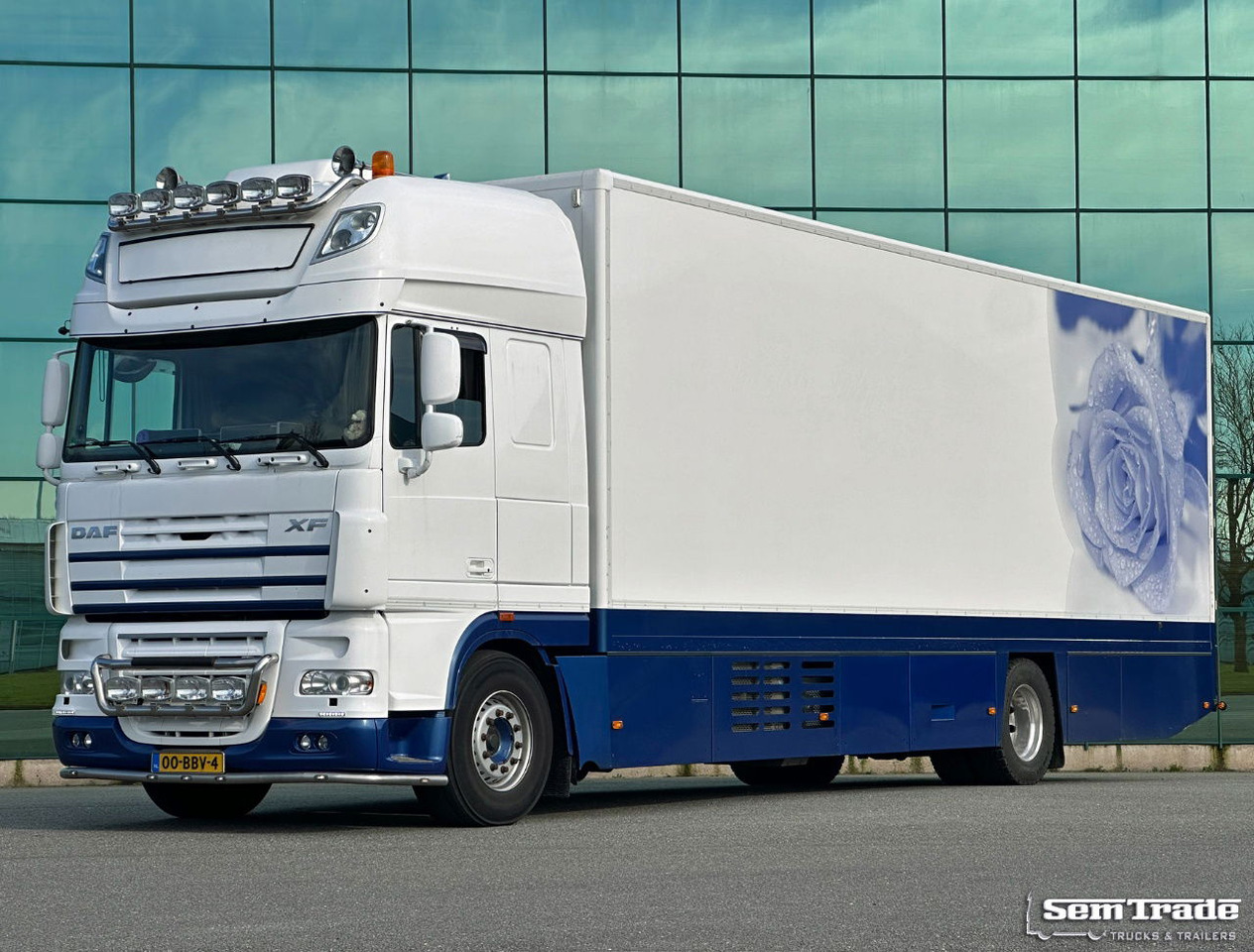 DAF XF 105.460 SSC 7 Karren BAK Bloemen Verkoop Koeling Klep Kachel - Camión frigorífico: foto 1 DAF XF 105.460 SSC 7 Karren BAK Bloemen Verkoop Koeling Klep Kachel - Camión frigorífico: foto 1