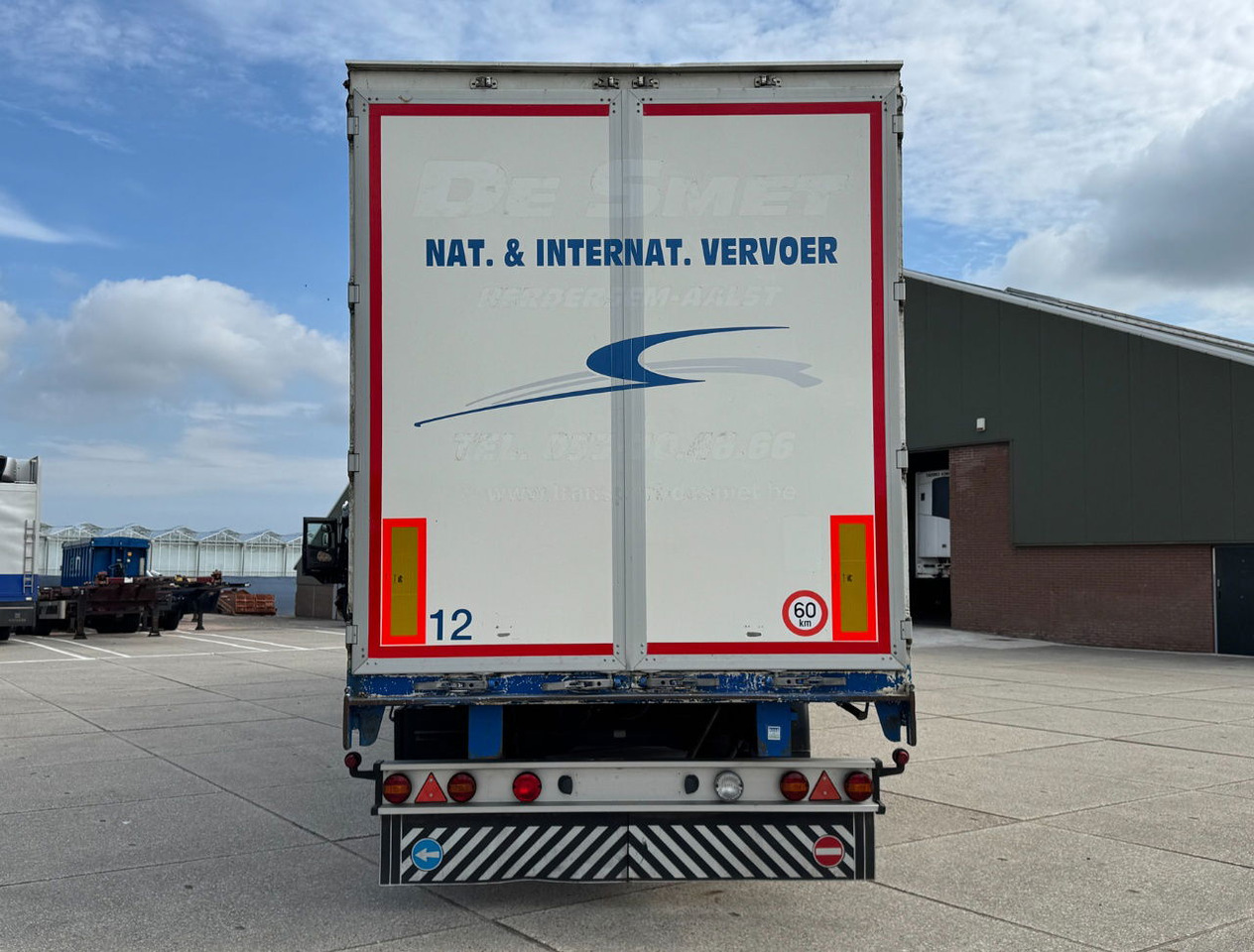 Renders 3 Axle Disc Brakes Lift Axle Nice Chassis Wooden Floor Sliding Roof - Semirremolque lona: foto 4 Renders 3 Axle Disc Brakes Lift Axle Nice Chassis Wooden Floor Sliding Roof - Semirremolque lona: foto 4