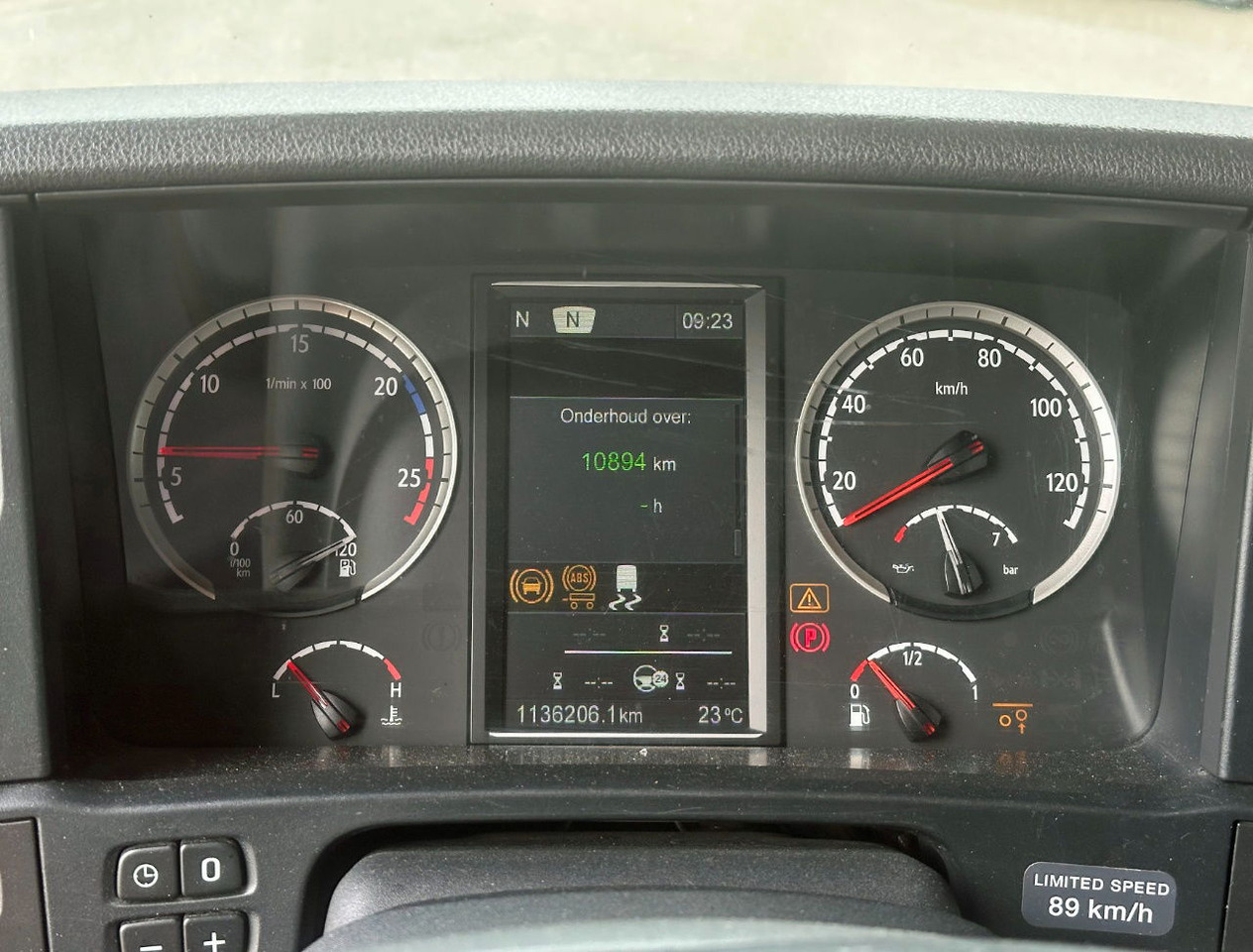 Camión frigorífico Scania R450 Retarder TRS Cooling Heiwo Isolated Boxes Tail Lift NL-Combi: foto 27 Camión frigorífico Scania R450 Retarder TRS Cooling Heiwo Isolated Boxes Tail Lift NL-Combi: foto 27