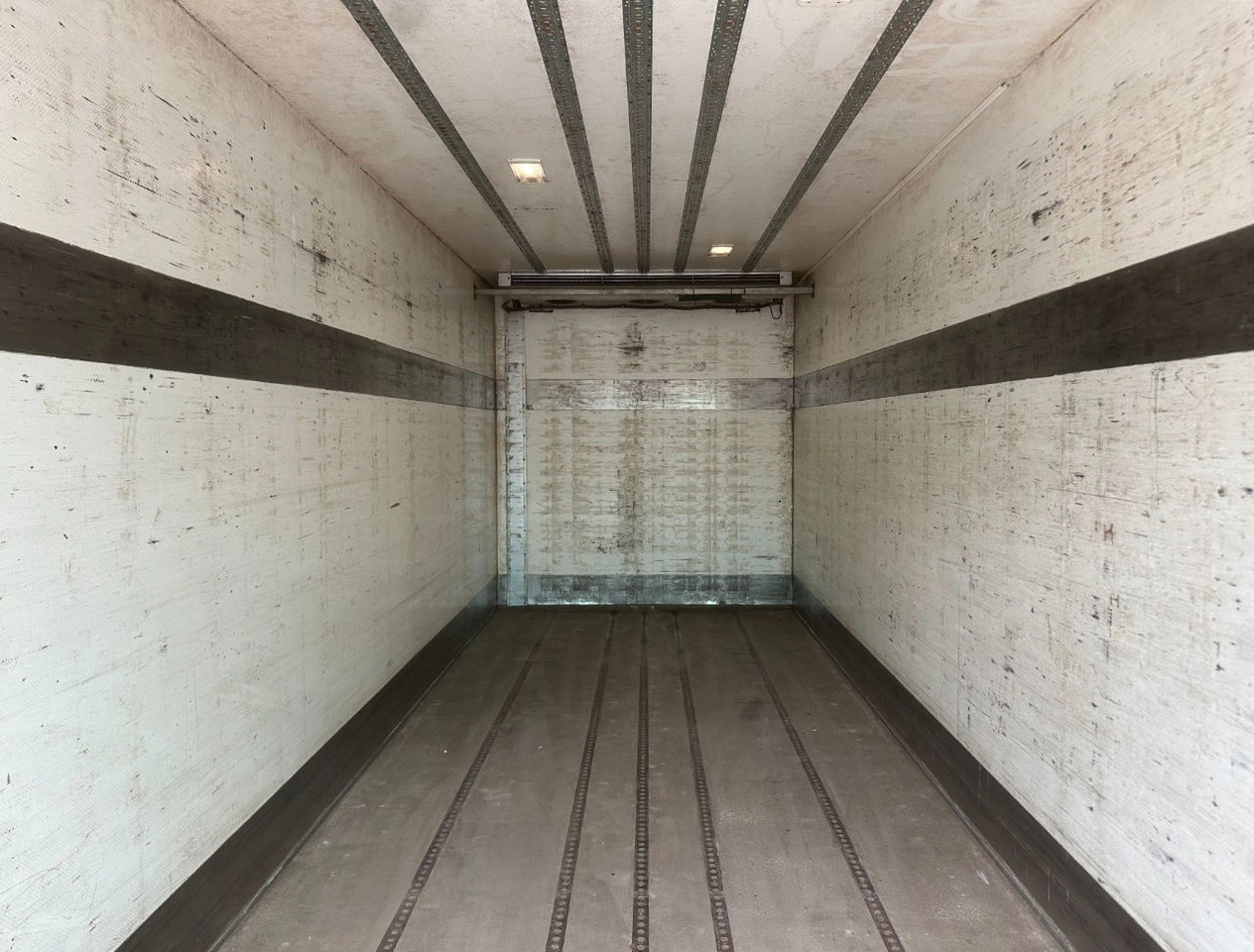 Camión frigorífico Scania R450 Retarder TRS Cooling Heiwo Isolated Boxes Tail Lift NL-Combi: foto 13 Camión frigorífico Scania R450 Retarder TRS Cooling Heiwo Isolated Boxes Tail Lift NL-Combi: foto 13