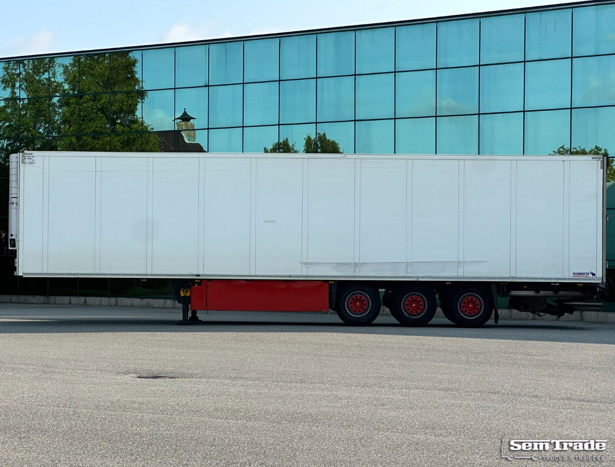 Schmitz Cargobull SKO24 Carrier Vector 1850 2X Lift Axle Flowerwide 270 CM High Holland Trailer - Semirremolque frigorífico: foto 2 Schmitz Cargobull SKO24 Carrier Vector 1850 2X Lift Axle Flowerwide 270 CM High Holland Trailer - Semirremolque frigorífico: foto 2