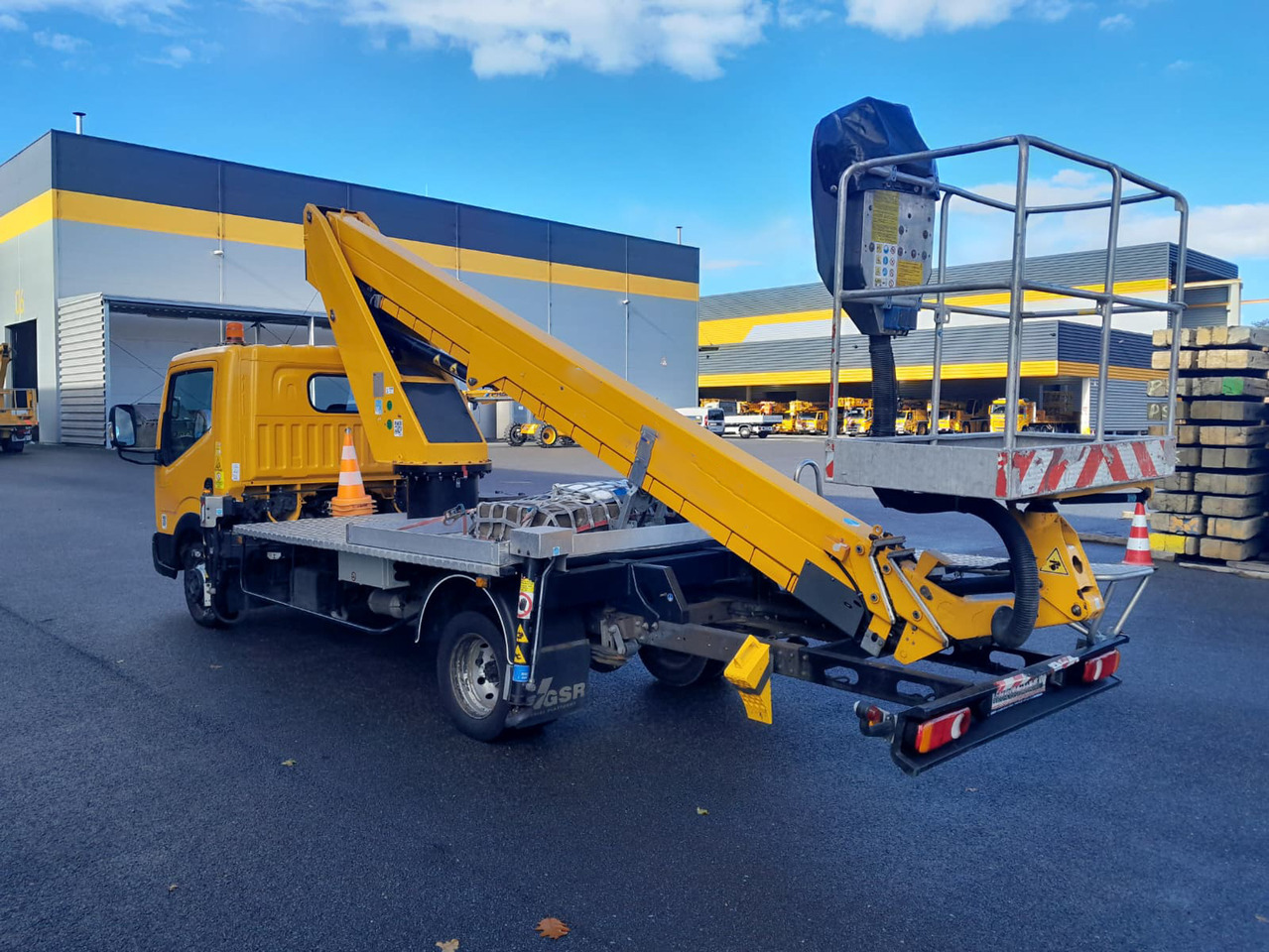 GSR E200T Comfort X - Camión con plataforma elevadora: foto 2 GSR E200T Comfort X - Camión con plataforma elevadora: foto 2