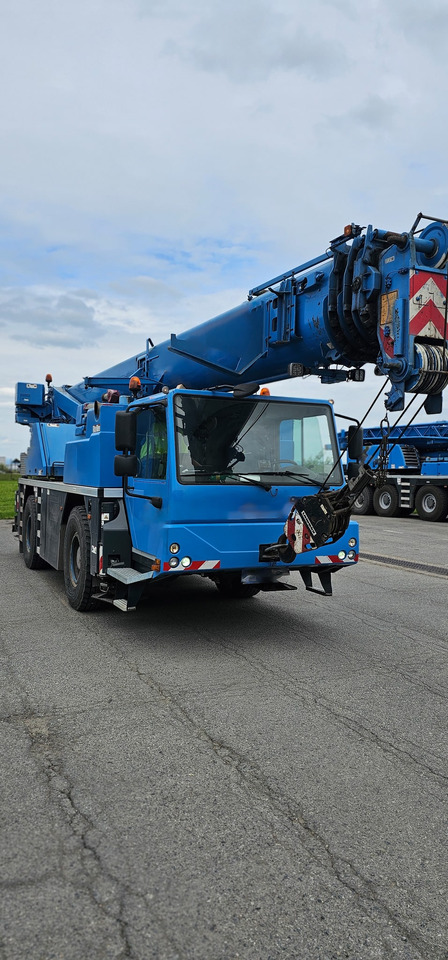 LIEBHERR LTM 1040-2.1 - Autogrúa: foto 4 LIEBHERR LTM 1040-2.1 - Autogrúa: foto 4