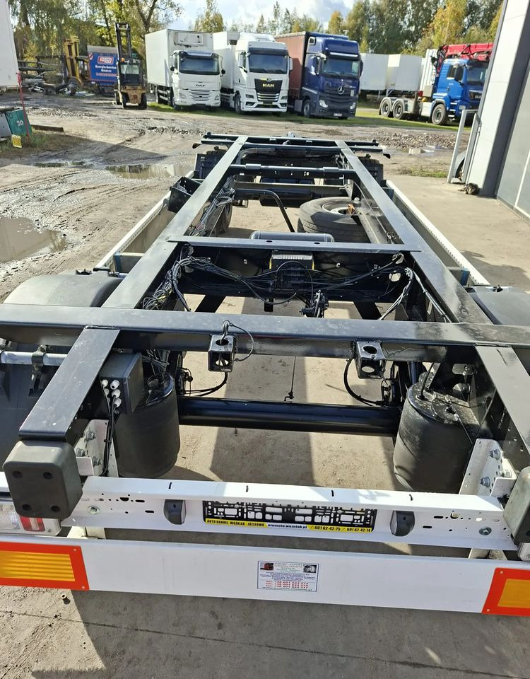 Krone BDF osie SAF przyczepa - Remolque portacontenedore/ Intercambiable: foto 4 Krone BDF osie SAF przyczepa - Remolque portacontenedore/ Intercambiable: foto 4