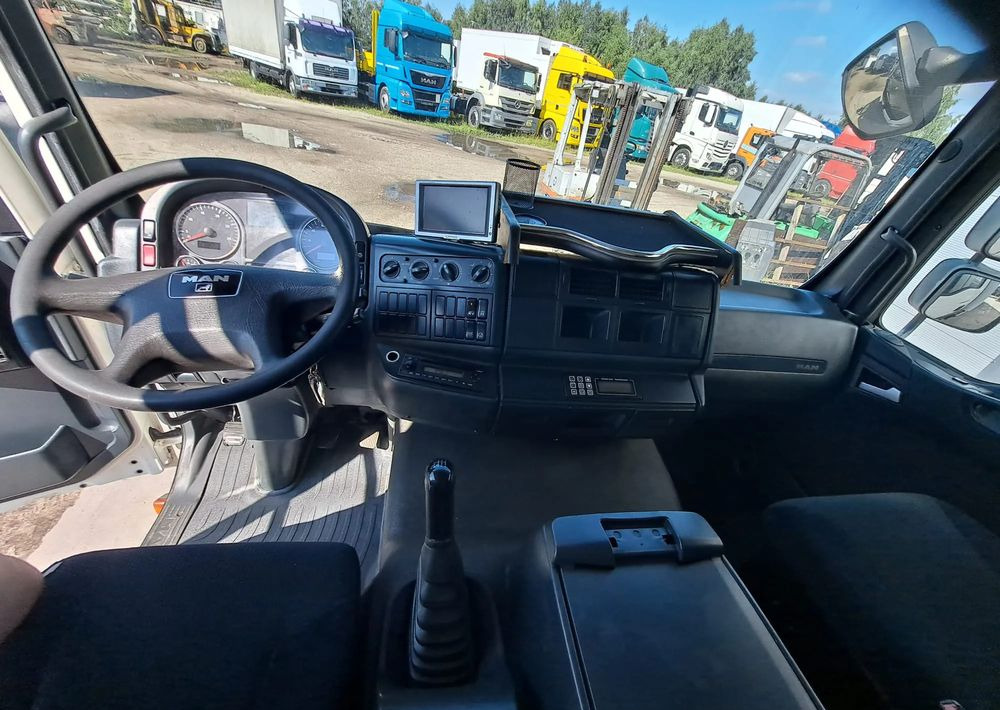 Foto del interior 1: Camión frigorífico MAN TGL 12.220 Chłodnia agregat WKD-II SR