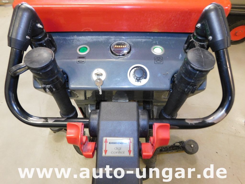 Gansow 88 mit eigenem Antrieb 24V inkl. Ladegerät - Fregadora: foto 4 Gansow 88 mit eigenem Antrieb 24V inkl. Ladegerät - Fregadora: foto 4