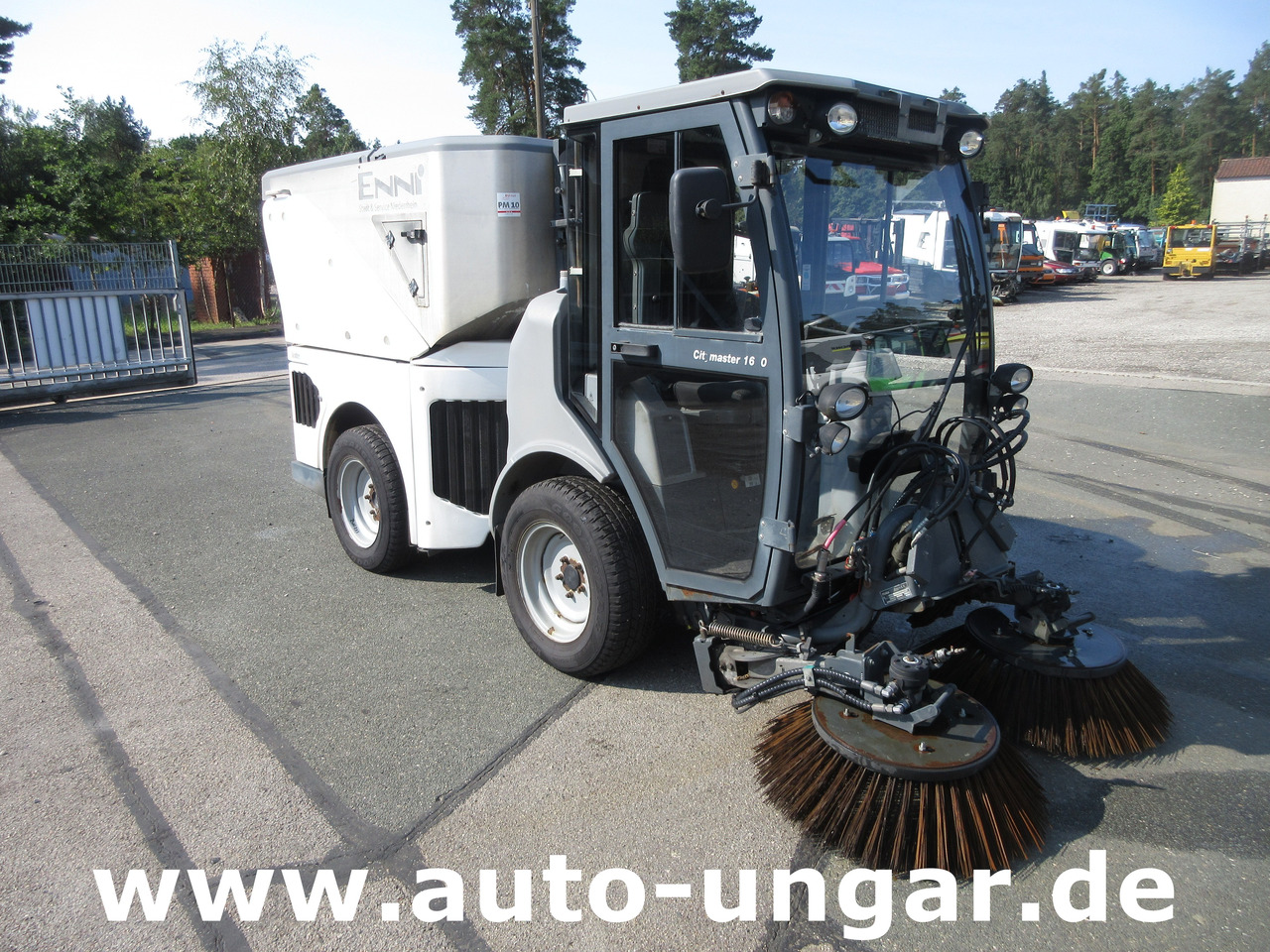 Hako Citymaster CM 1600 4x4 Kehrmaschine mit Kärcher am Heck - Barredora vial: foto 1 Hako Citymaster CM 1600 4x4 Kehrmaschine mit Kärcher am Heck - Barredora vial: foto 1
