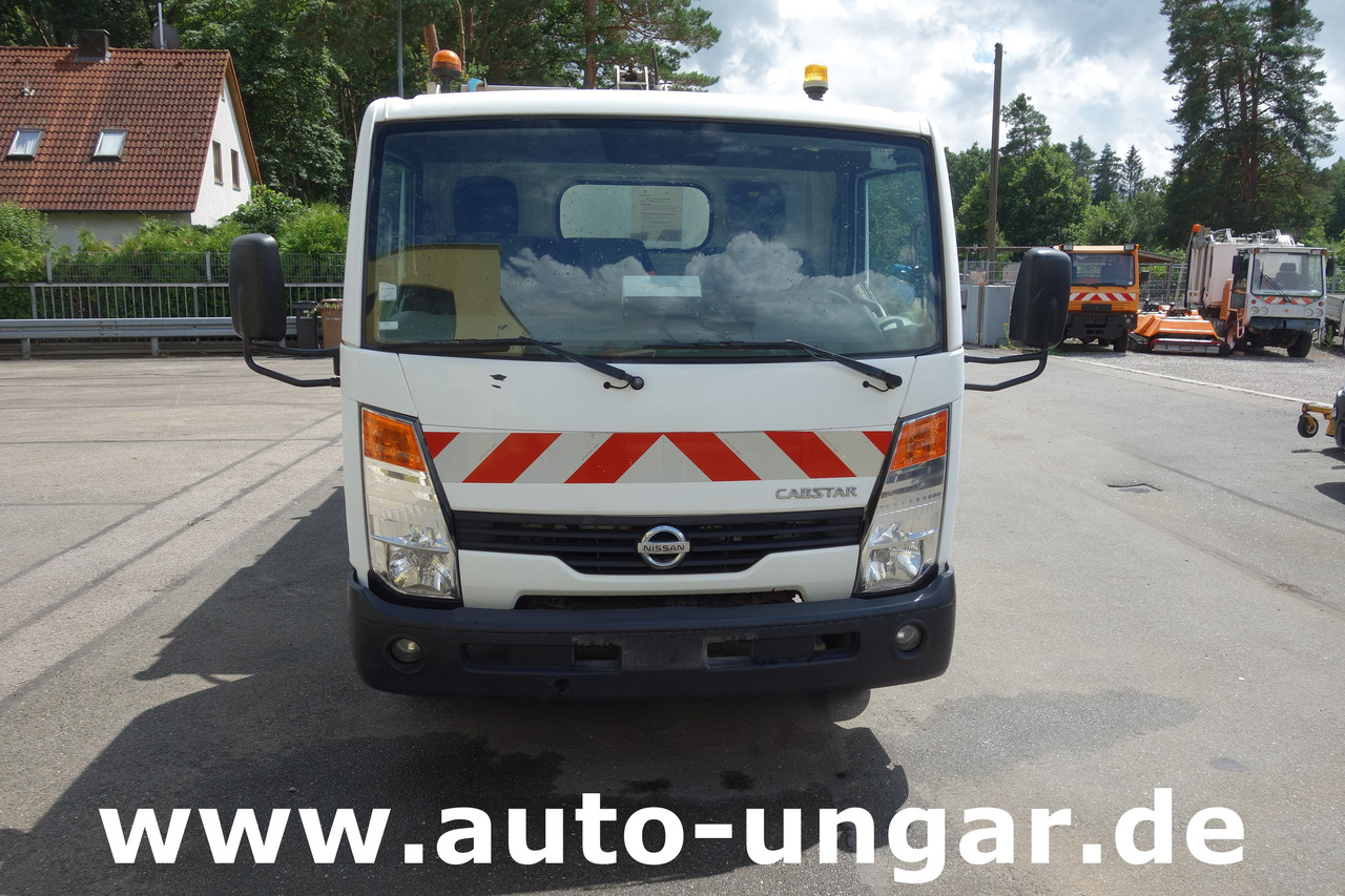 Nissan Cabstar 45.13 Müllwagen PB M7XL mit Lifter und Presse Kleinmüllwagen - Camión de basura: foto 2 Nissan Cabstar 45.13 Müllwagen PB M7XL mit Lifter und Presse Kleinmüllwagen - Camión de basura: foto 2