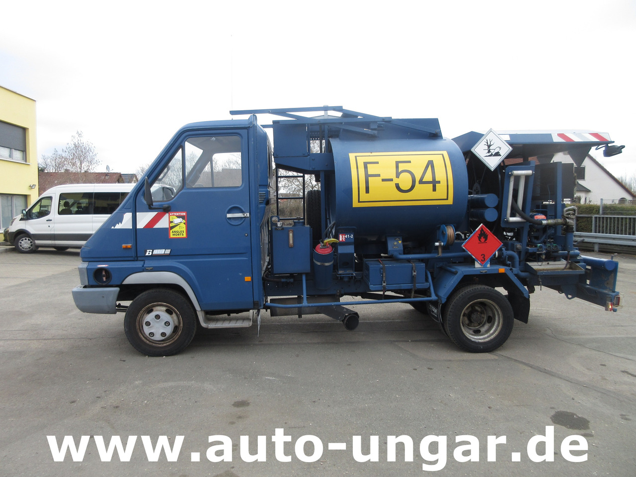 Renault B110 Titan Aviation AVGas Refueller Jet Tanker 2000l Aviteilleur GSE - Camión cisterna: foto 2 Renault B110 Titan Aviation AVGas Refueller Jet Tanker 2000l Aviteilleur GSE - Camión cisterna: foto 2