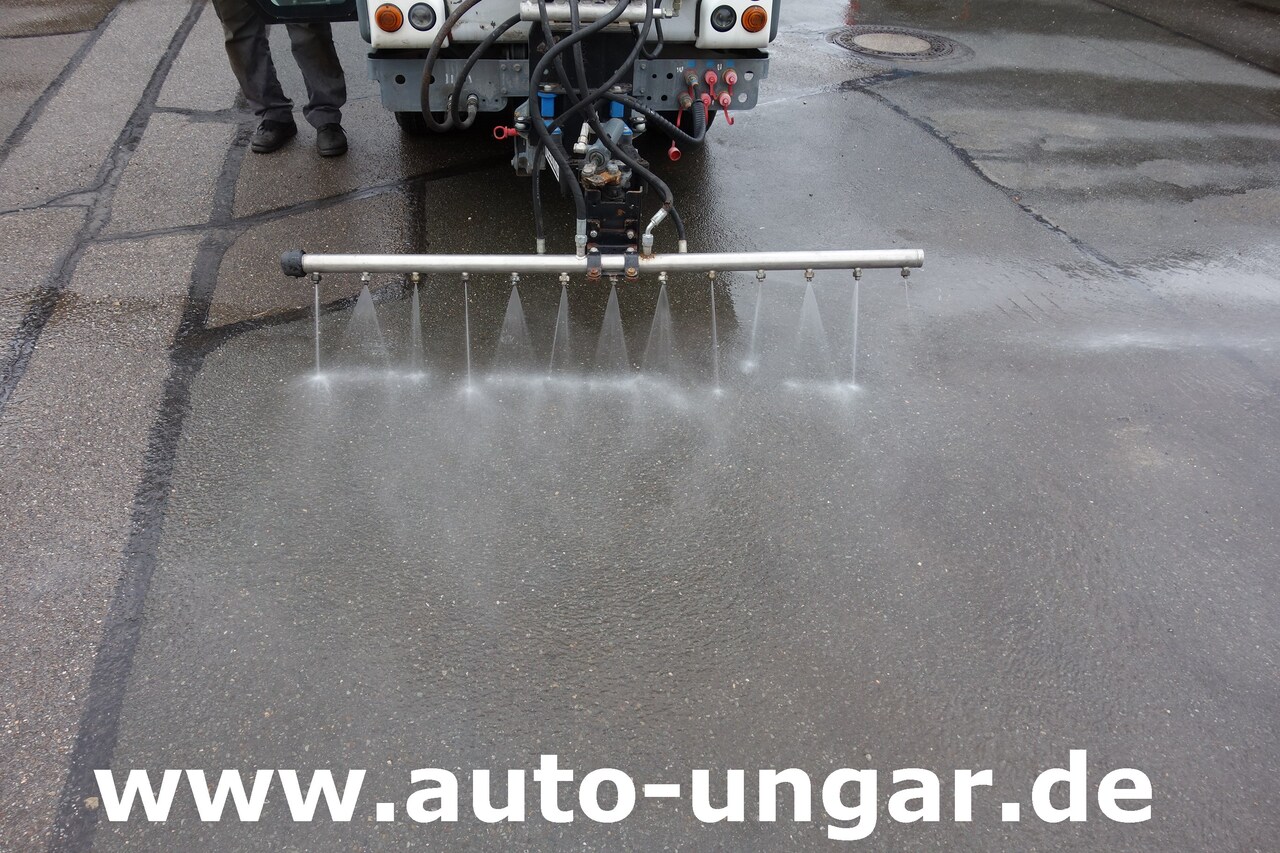 Boschung L3 Schwemmfahrzeug 4-Rad Lenkung Motorschaden - Vehículo municipal: foto 3 Boschung L3 Schwemmfahrzeug 4-Rad Lenkung Motorschaden - Vehículo municipal: foto 3