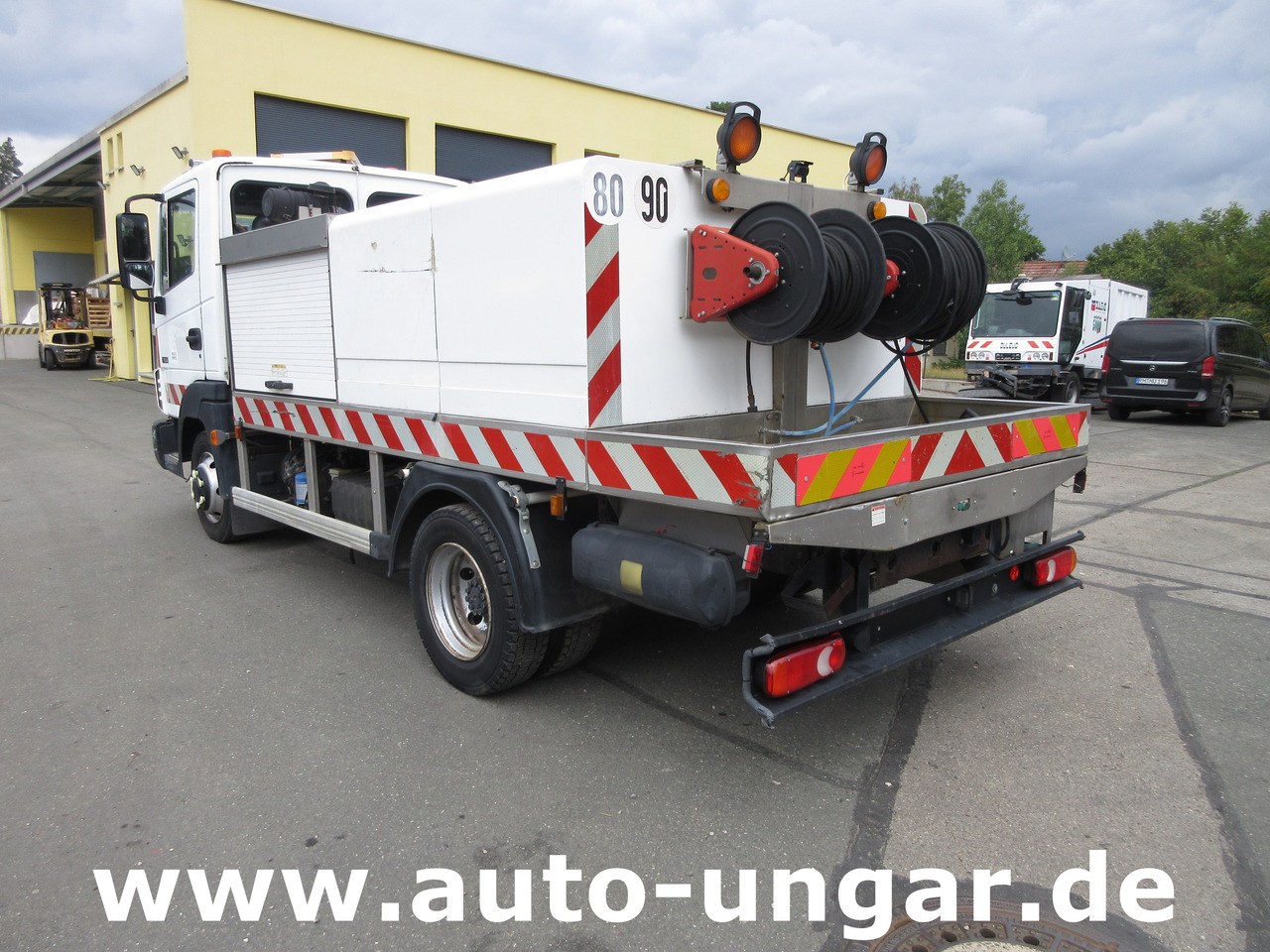 NISSAN Atleon 70.14 mit Hochdruckreiniger Wasserwagen Waschwagen Kärcher High Pressure - Vehículo municipal: foto 5 NISSAN Atleon 70.14 mit Hochdruckreiniger Wasserwagen Waschwagen Kärcher High Pressure - Vehículo municipal: foto 5