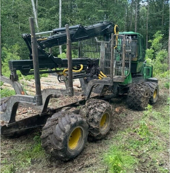 John Deere 1010E 8W - Remolque forestal: foto 2 John Deere 1010E 8W - Remolque forestal: foto 2