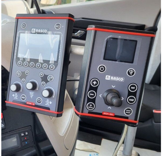 RASCO Solid LLB 4500 (+Kubota diesel) - Esparcidor de sal: foto 4 RASCO Solid LLB 4500 (+Kubota diesel) - Esparcidor de sal: foto 4