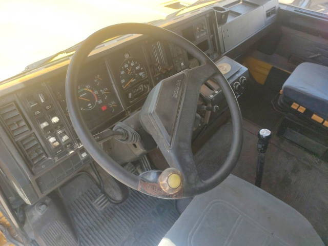 Scania T112 - Cabeza tractora: foto 5 Scania T112 - Cabeza tractora: foto 5