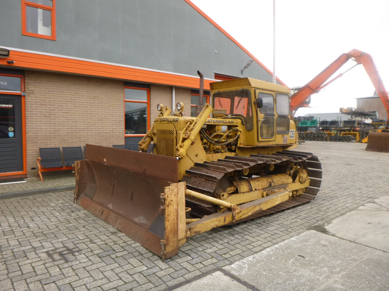 CATERPILLAR D4D LGP - Bulldozer: foto 1 CATERPILLAR D4D LGP - Bulldozer: foto 1