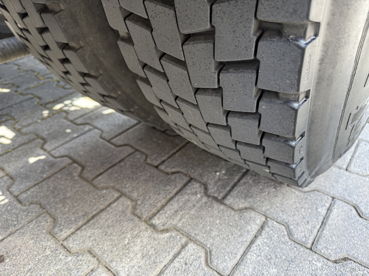 MAN TGA 18.430 Kran Palfinger 16502 Jib 26.5 Meter - Cabeza tractora: foto 4 MAN TGA 18.430 Kran Palfinger 16502 Jib 26.5 Meter - Cabeza tractora: foto 4