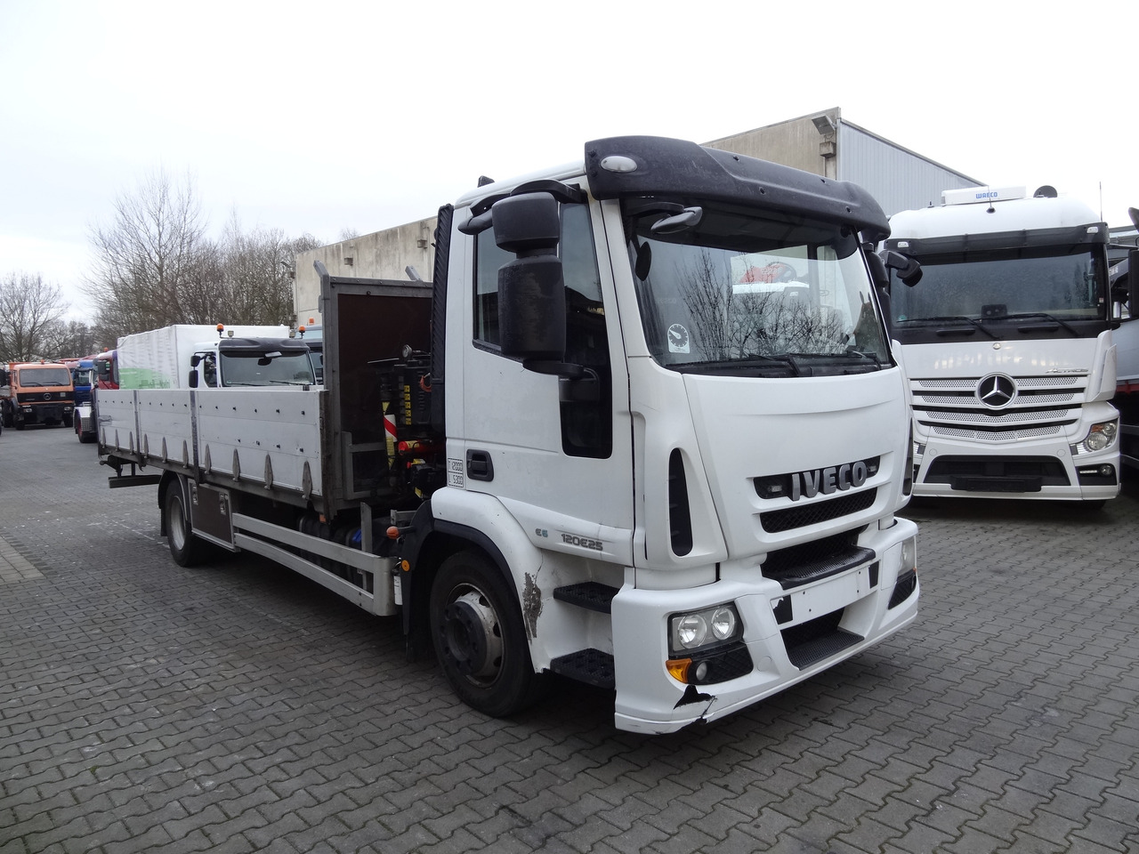 Camión grúa, Camión caja abierta Iveco EuroCargo 120E25 Fassi F38: foto 10