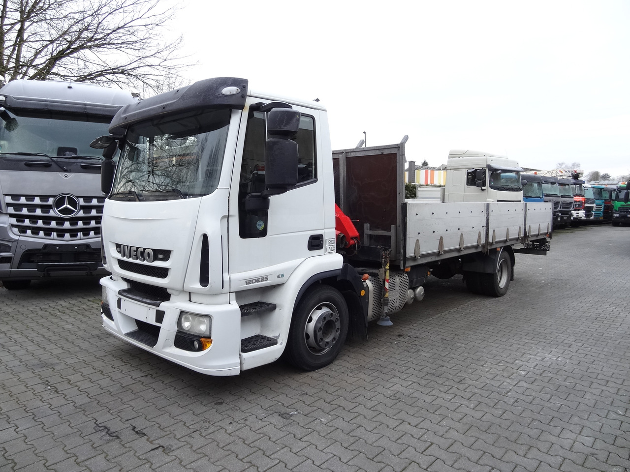 Camión grúa, Camión caja abierta Iveco EuroCargo 120E25 Fassi F38: foto 8