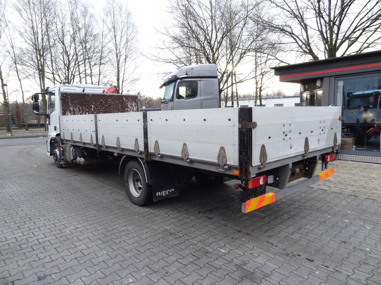 Camión grúa, Camión caja abierta Iveco EuroCargo 120E25 Fassi F38: foto 11