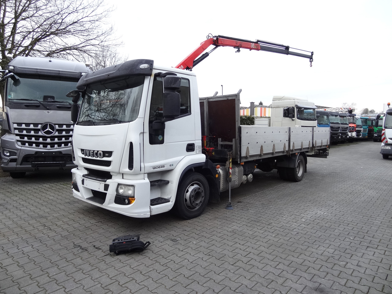 Iveco EuroCargo 120E25 Fassi F38 - Camión grúa, Camión caja abierta: foto 1 Iveco EuroCargo 120E25 Fassi F38 - Camión grúa, Camión caja abierta: foto 1