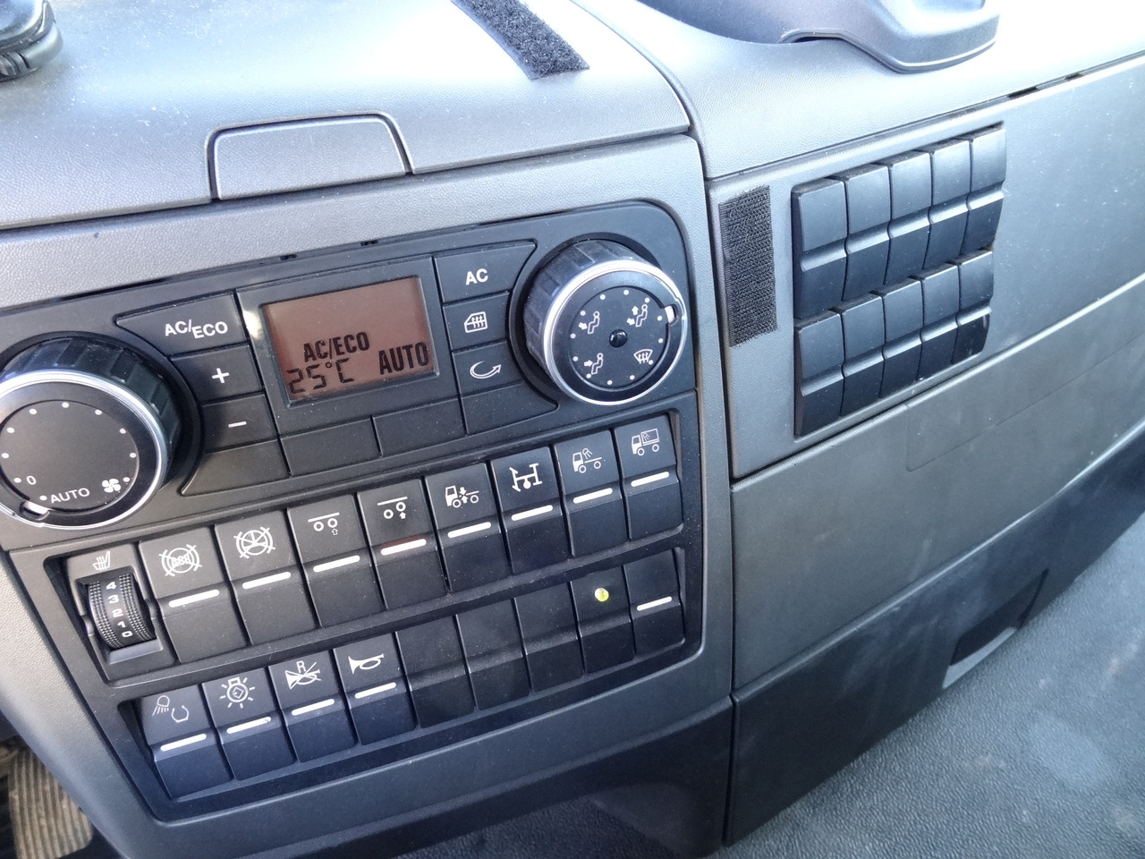 Camión multibasculante MAN TGS 35.440 8X2 Haken/ Silosteller M-Tec: foto 5 Camión multibasculante MAN TGS 35.440 8X2 Haken/ Silosteller M-Tec: foto 5