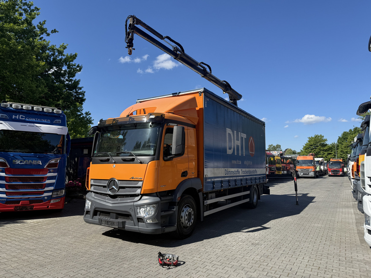 Mercedes-Benz Actros 1827 Kran Palfinger PK 9002 - Camión grúa, Camión lona: foto 1 Mercedes-Benz Actros 1827 Kran Palfinger PK 9002 - Camión grúa, Camión lona: foto 1